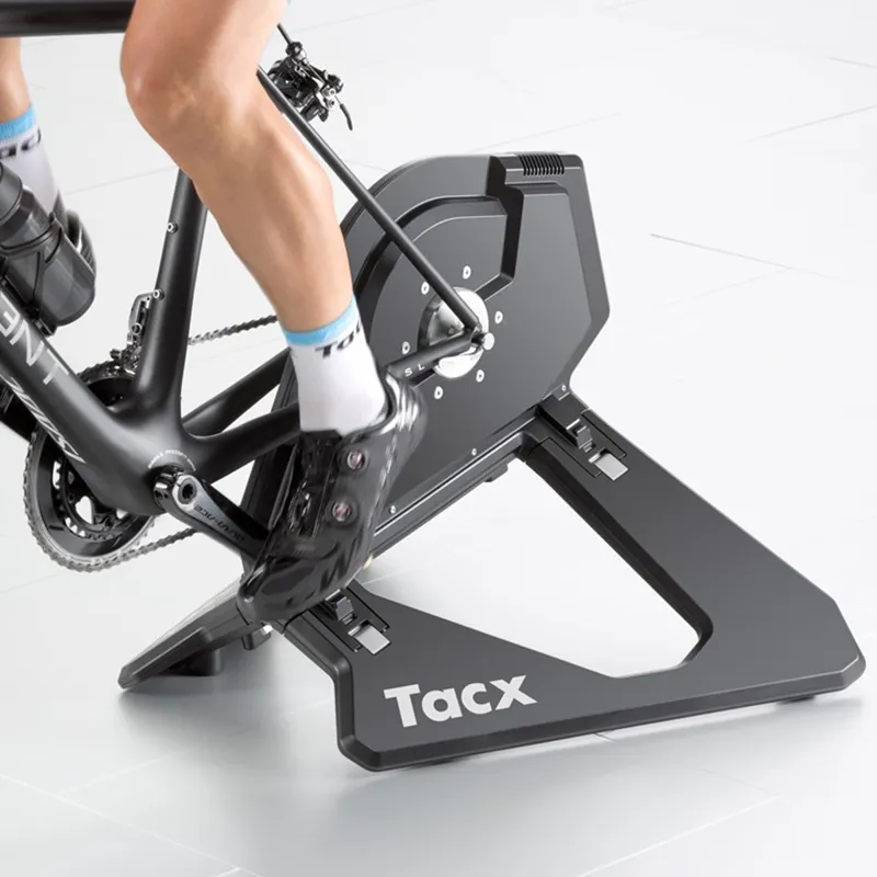 home trainer tacx neo 2t smart t2875 occasion